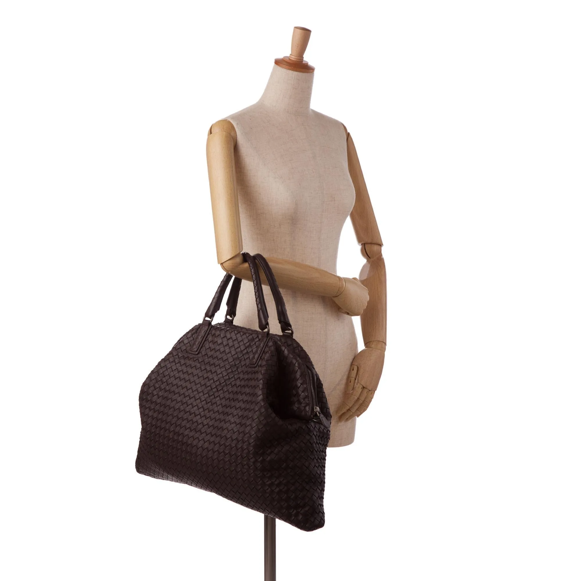 Bottega Veneta Maxi Intrecciato Convertible Tote (SHG-fgaSFB)