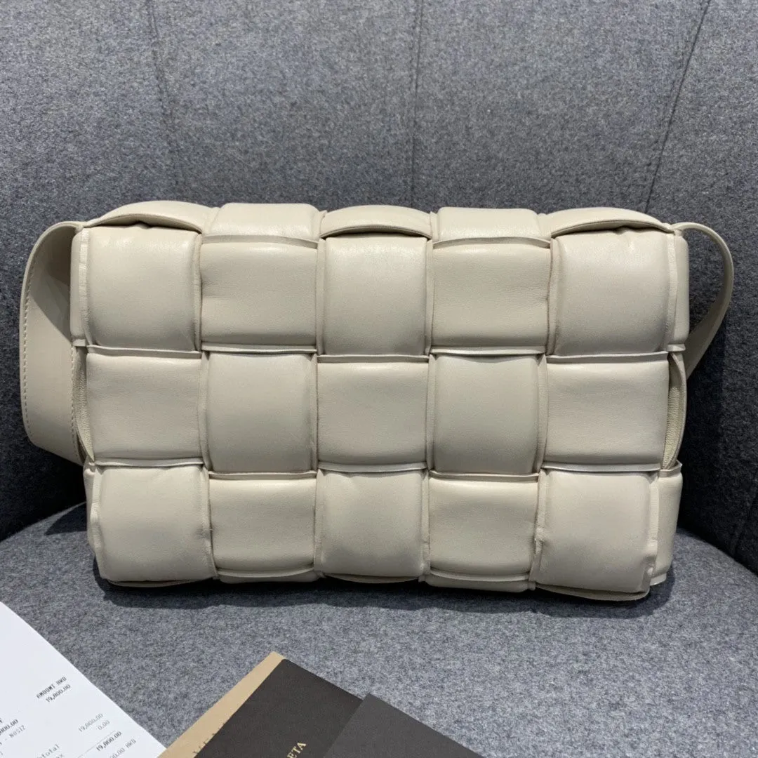 BV Padded Cassette Bag For Women 10.2in/26cm In Chalk 591970VCQR19143