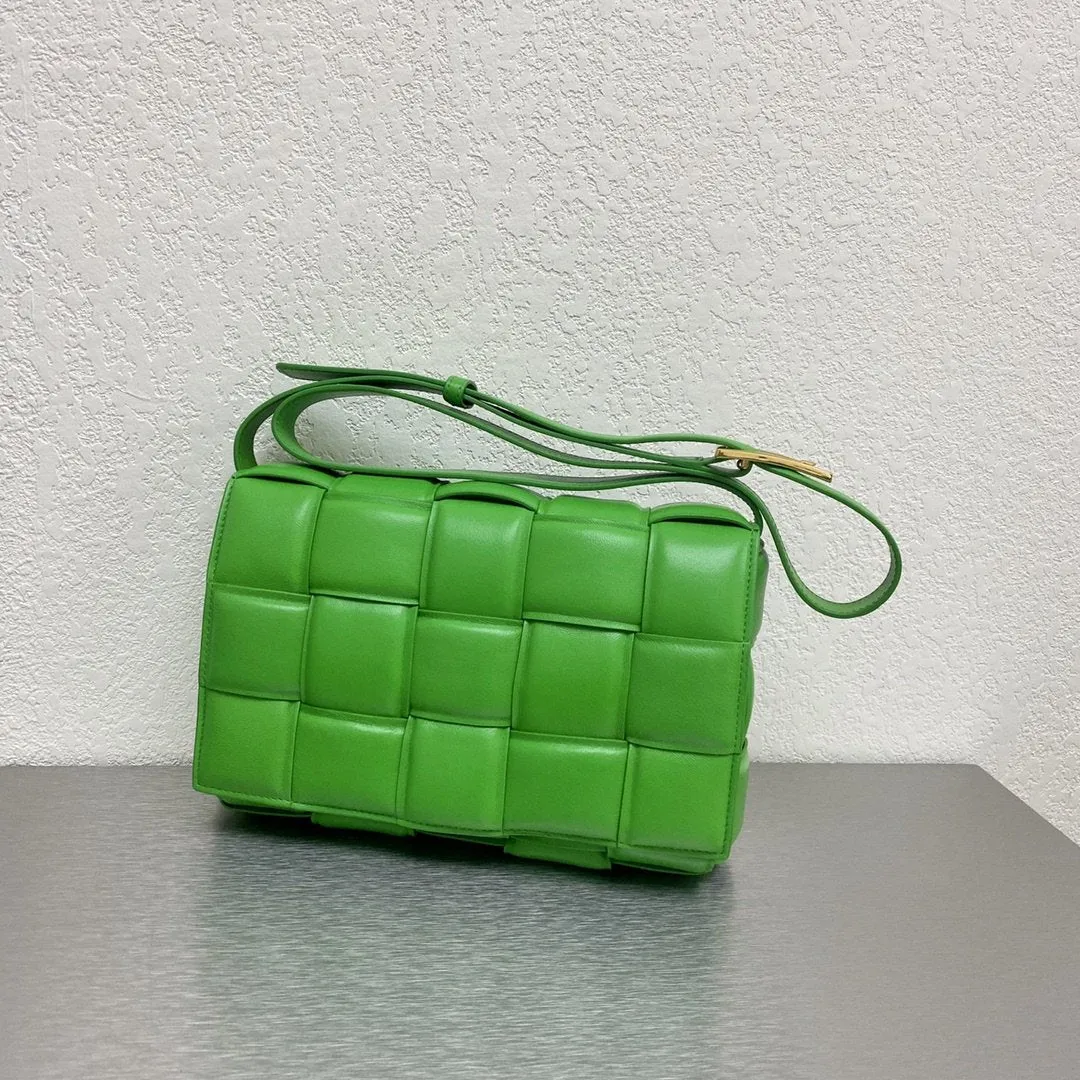 BV Padded Cassette Green, For Women, Women’s Bags 10.2in/26cm 591970VCQR13724