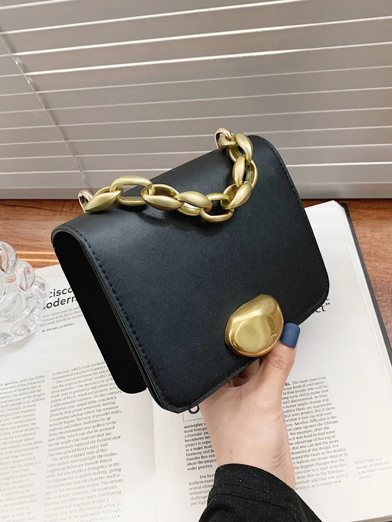 Chain Decor Crossbody Bag