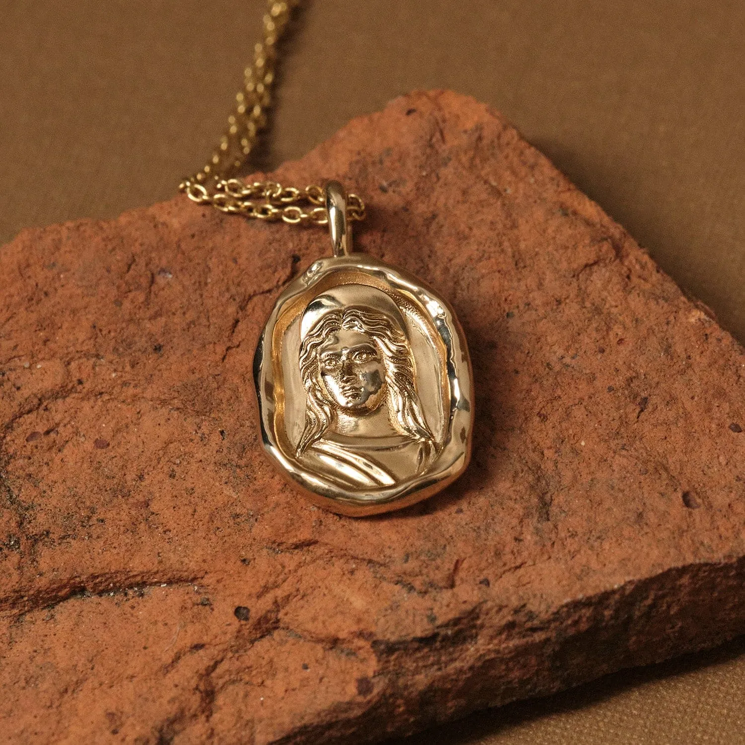 Clytemnestra Molten Gold Pendant