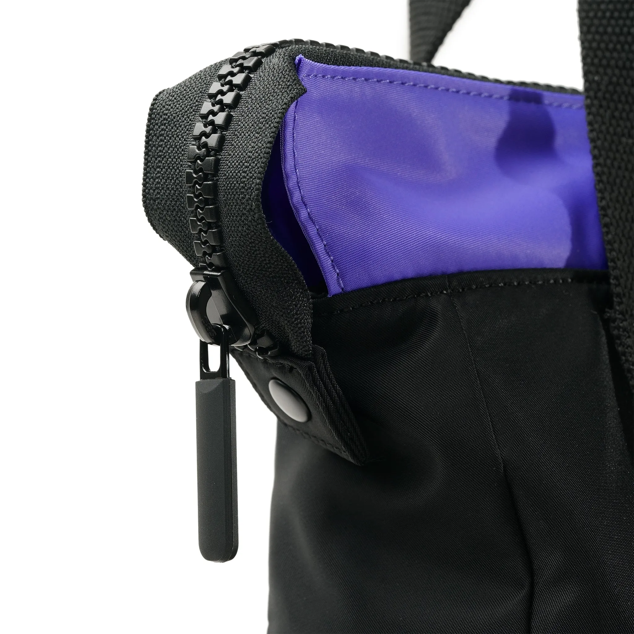 Creative Waste Bantry B Black / Simple Purple Recycled Nylon