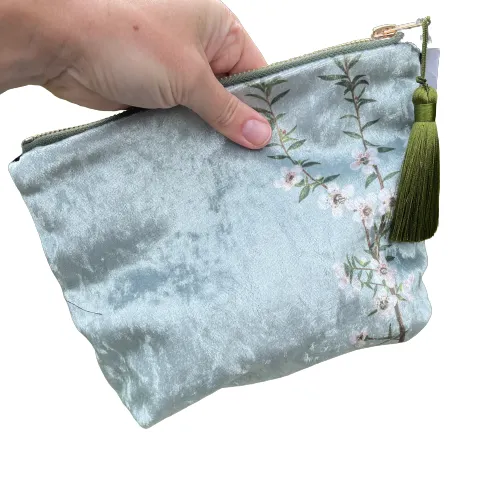 Mānuka Flower Velvet Cosmetic Bag