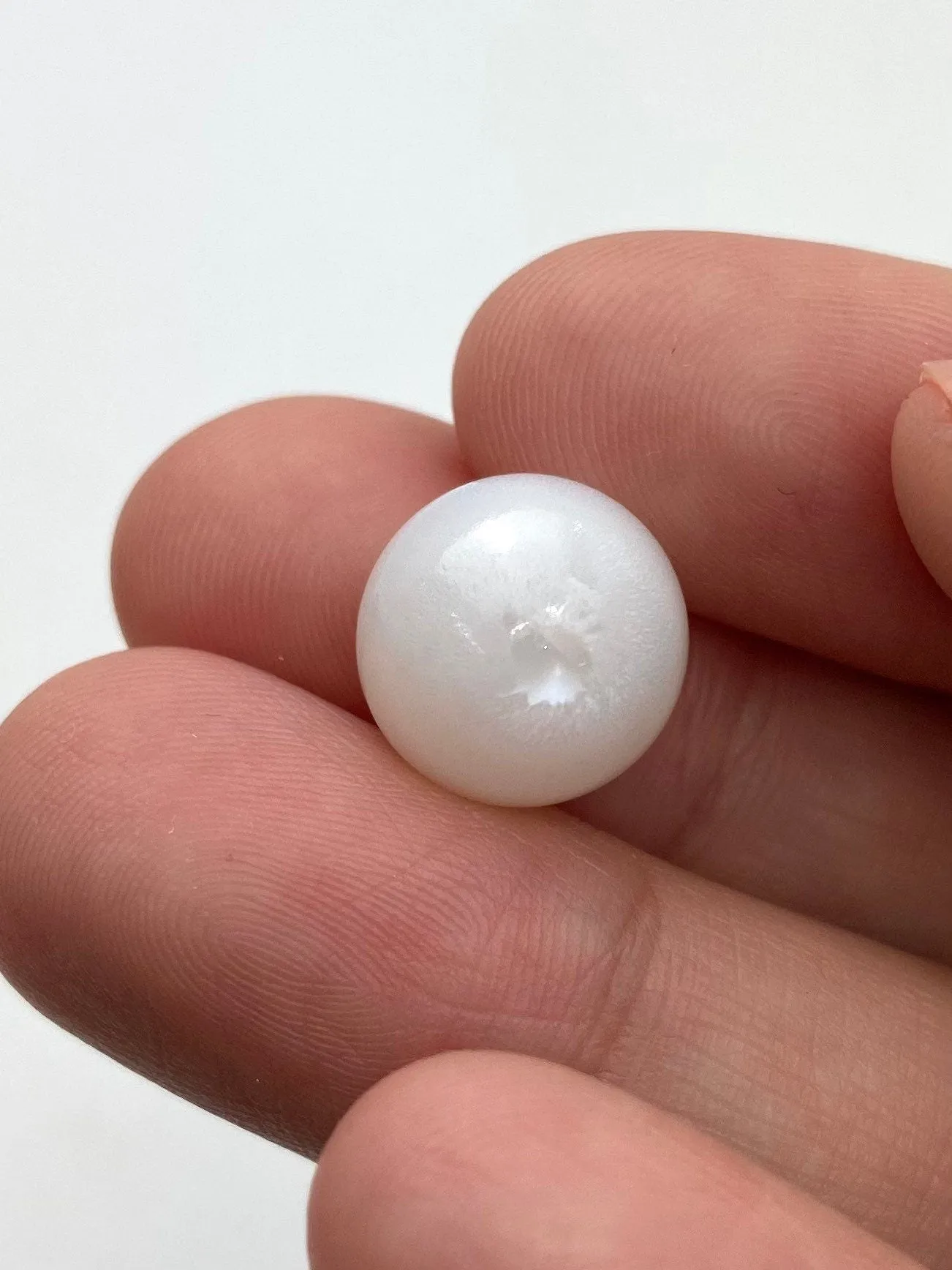 No.06 100% Natural Tridacna Pearl white Clam Pearl, 9.570 carat, 11.98mm x 8.82mm