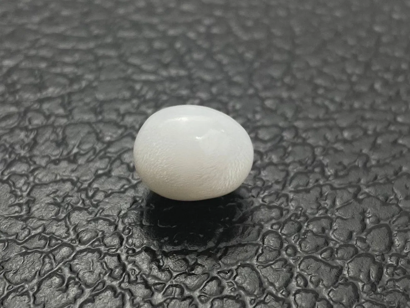 No.08 100% Natural Tridacna Pearl white Clam Pearl, 6.385 carat, 8.55mm x 10.73mm