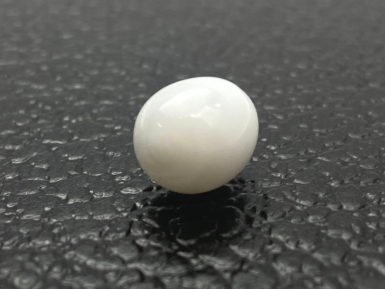 No.08 100% Natural Tridacna Pearl white Clam Pearl, 6.385 carat, 8.55mm x 10.73mm