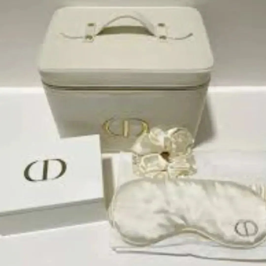 Premium D Luxe White and Gold Vanity Kit