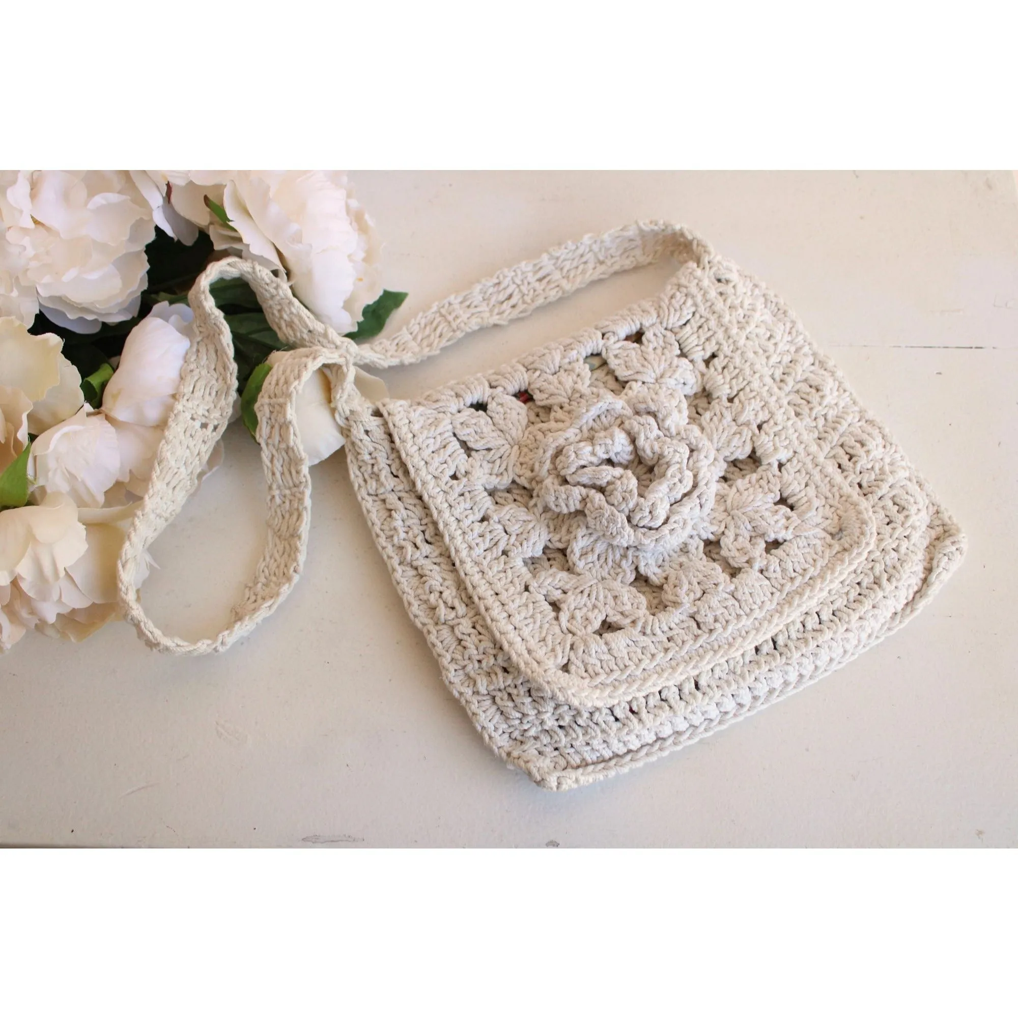 Vintage 1960s 1970s White Crochet Bag