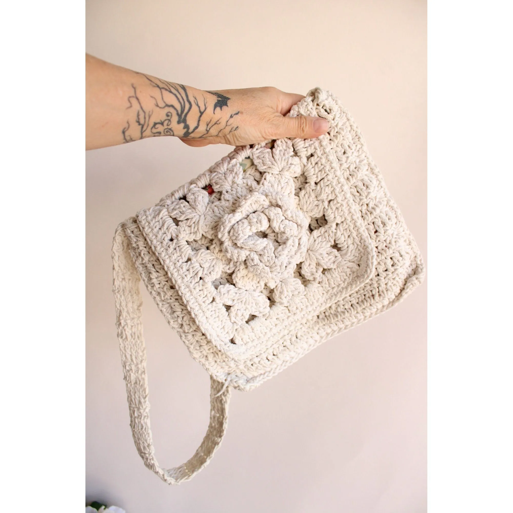 Vintage 1960s 1970s White Crochet Bag